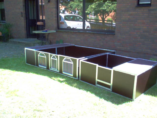 Welpenbox mit Auslauf